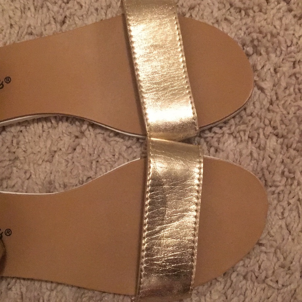 Sandals - Picture 4 of 4